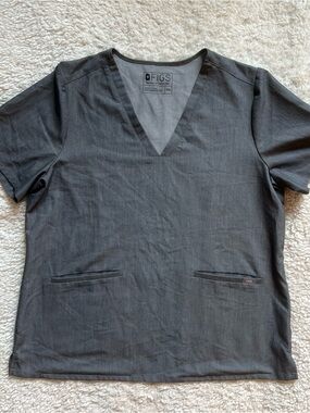 FIGS Women’s Casma Scrub Top Graphite Gray 3 Pocket (XXL)